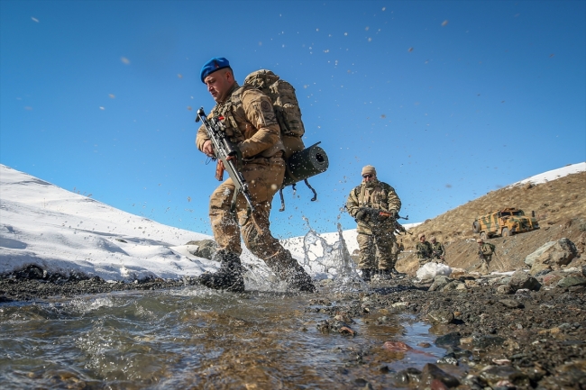 Terörle mücadelenin “gizli kahramanları” güvenlik korucuları